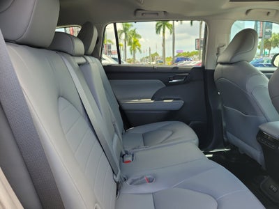2024 Toyota Highlander LE