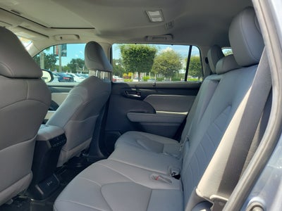 2024 Toyota Highlander LE