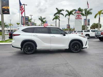 2024 Toyota Highlander LE
