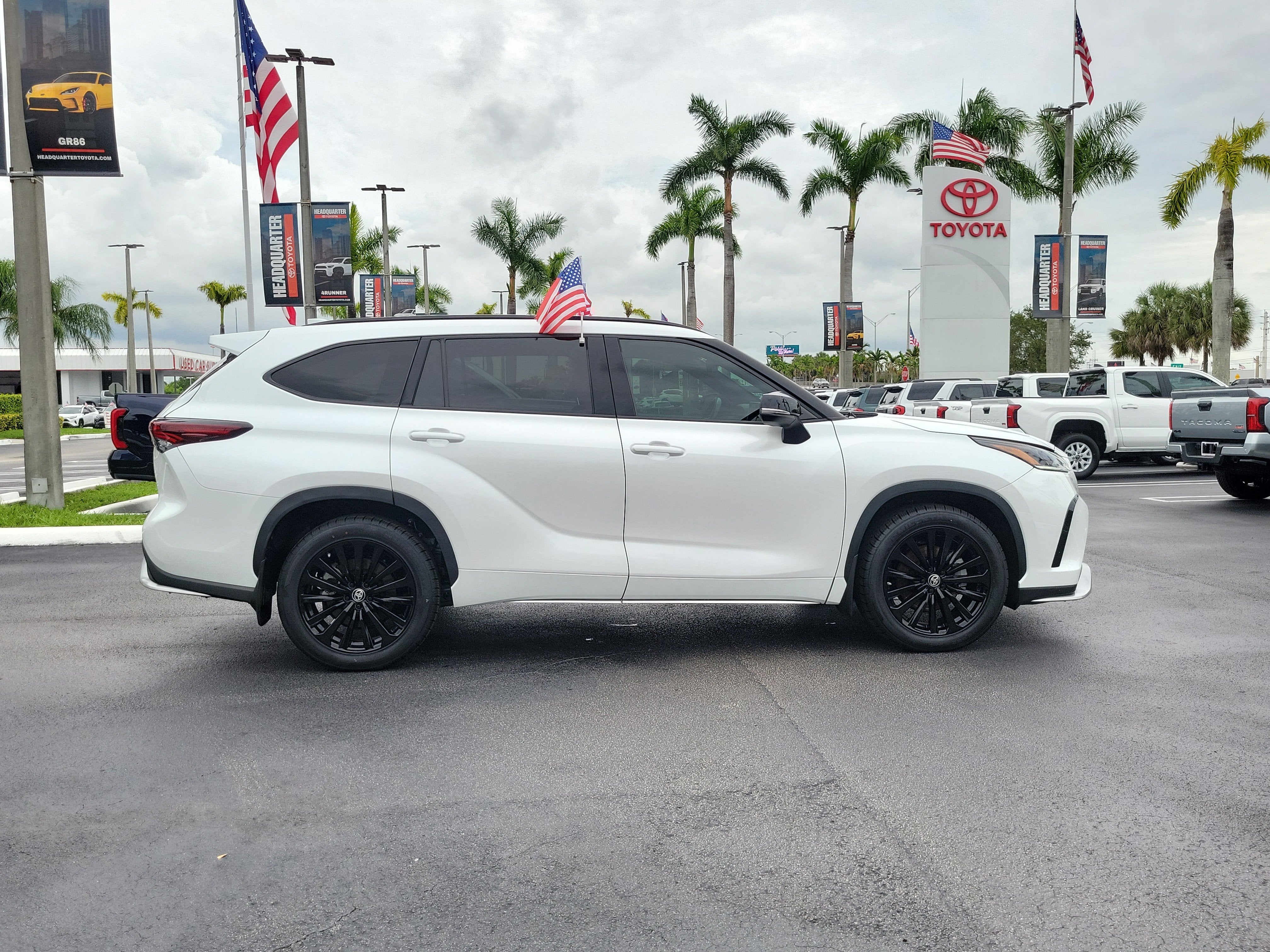 2024 Toyota Highlander LE