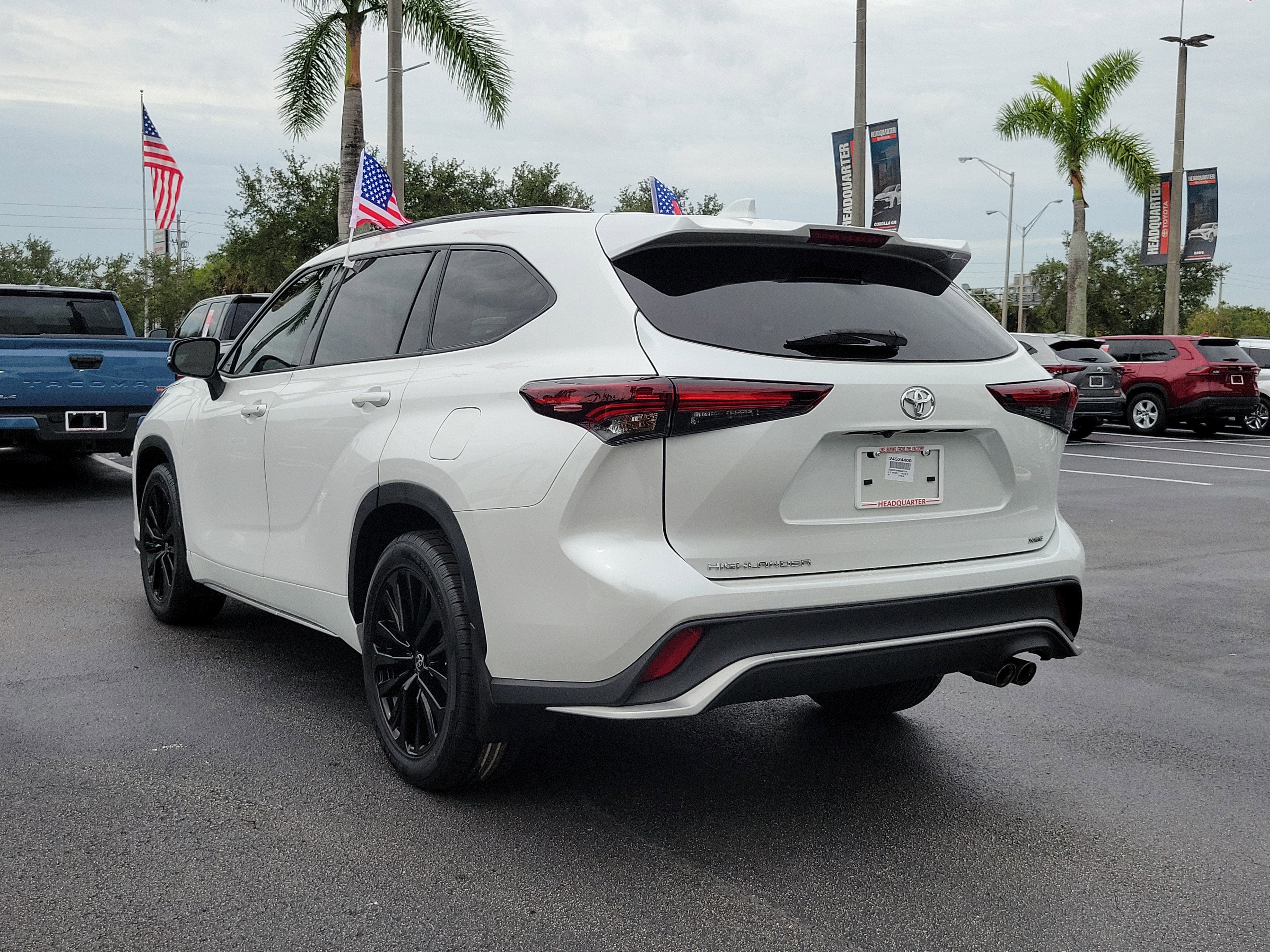 2024 Toyota Highlander LE