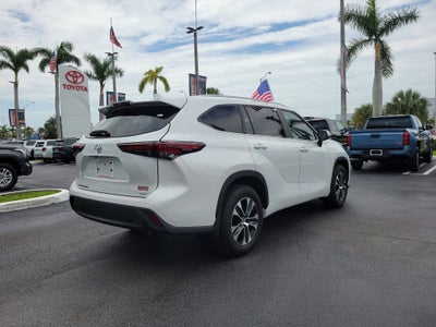 2024 Toyota Highlander LE