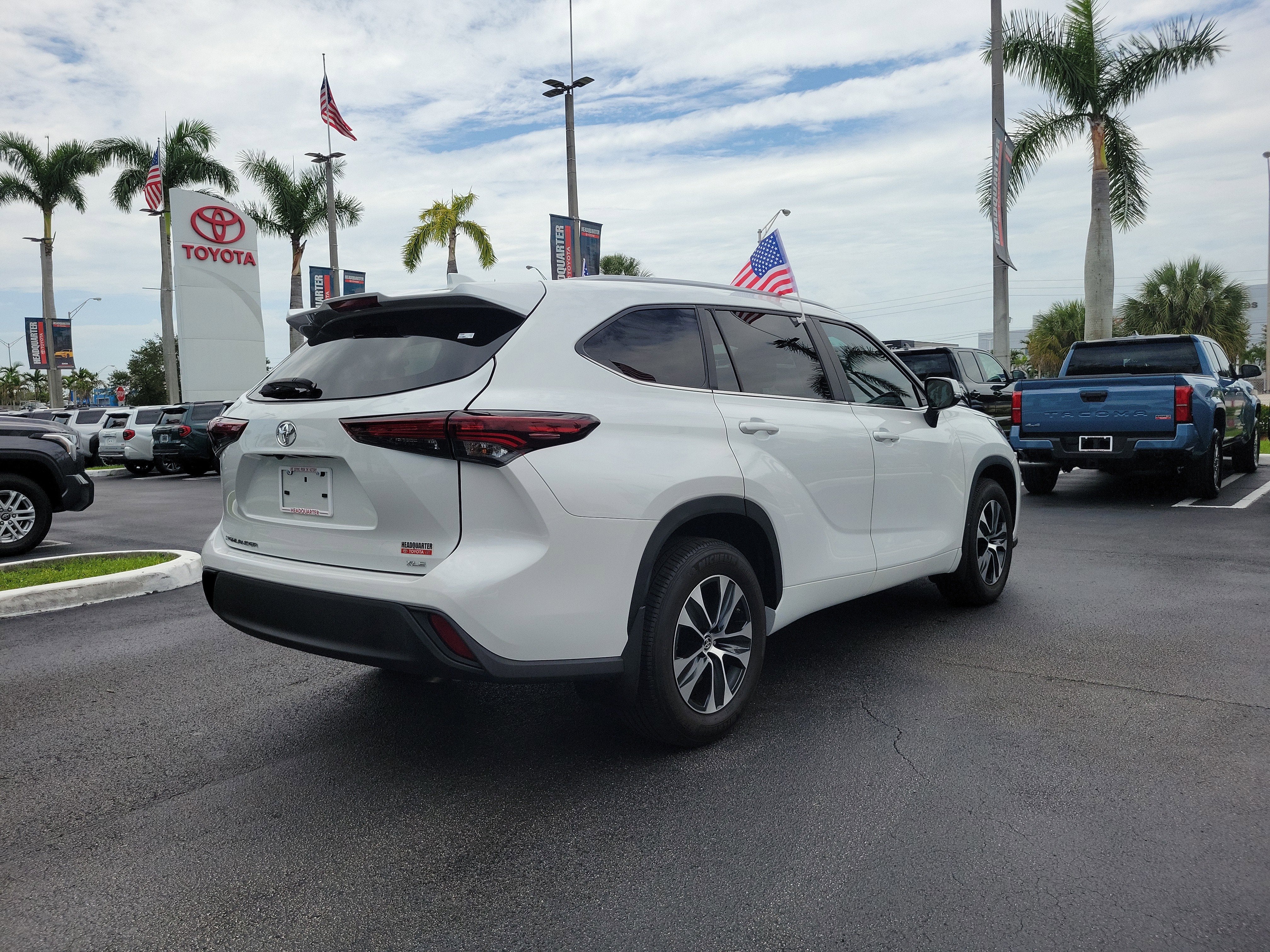 2024 Toyota Highlander LE