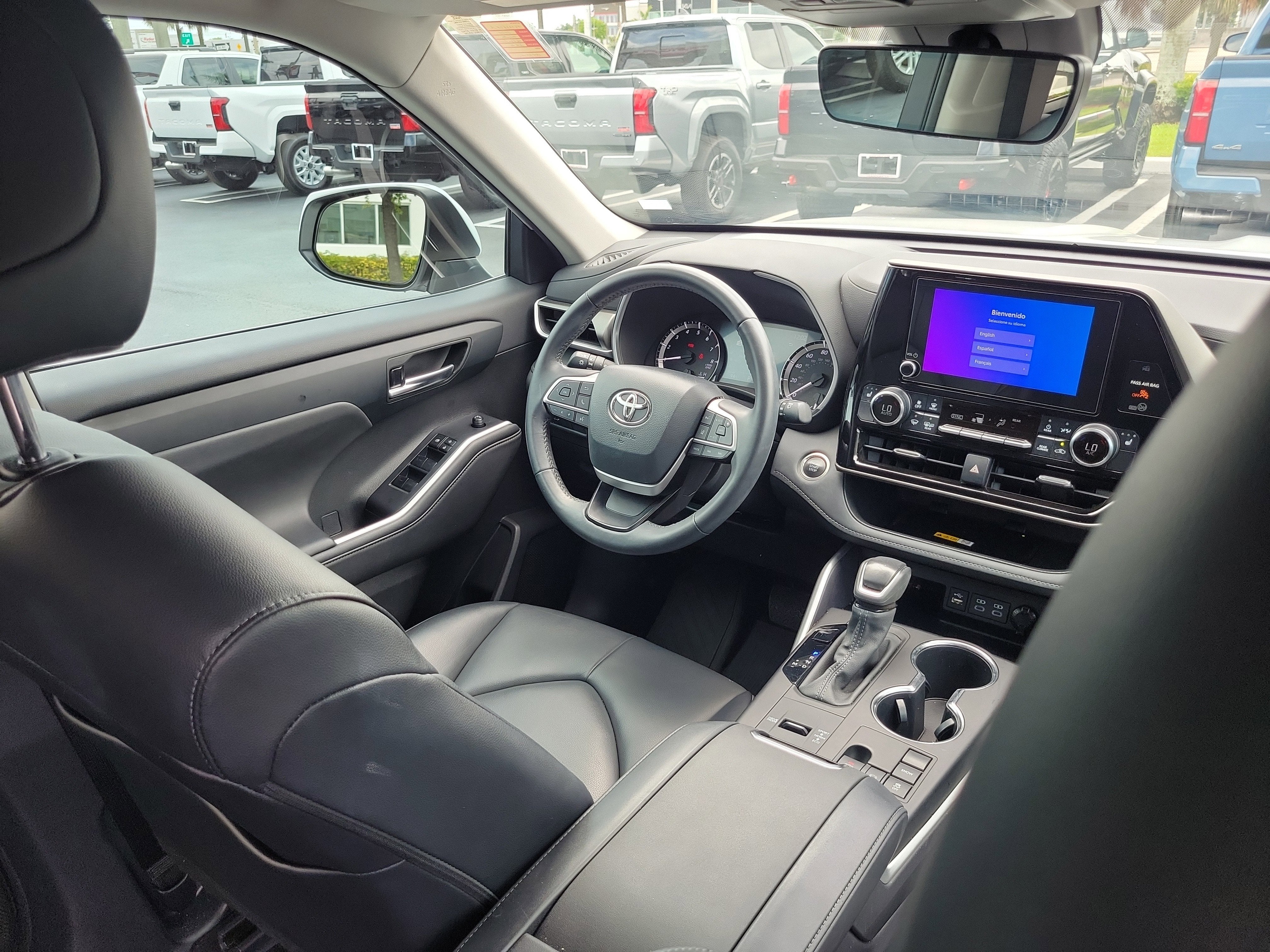 2024 Toyota Highlander LE