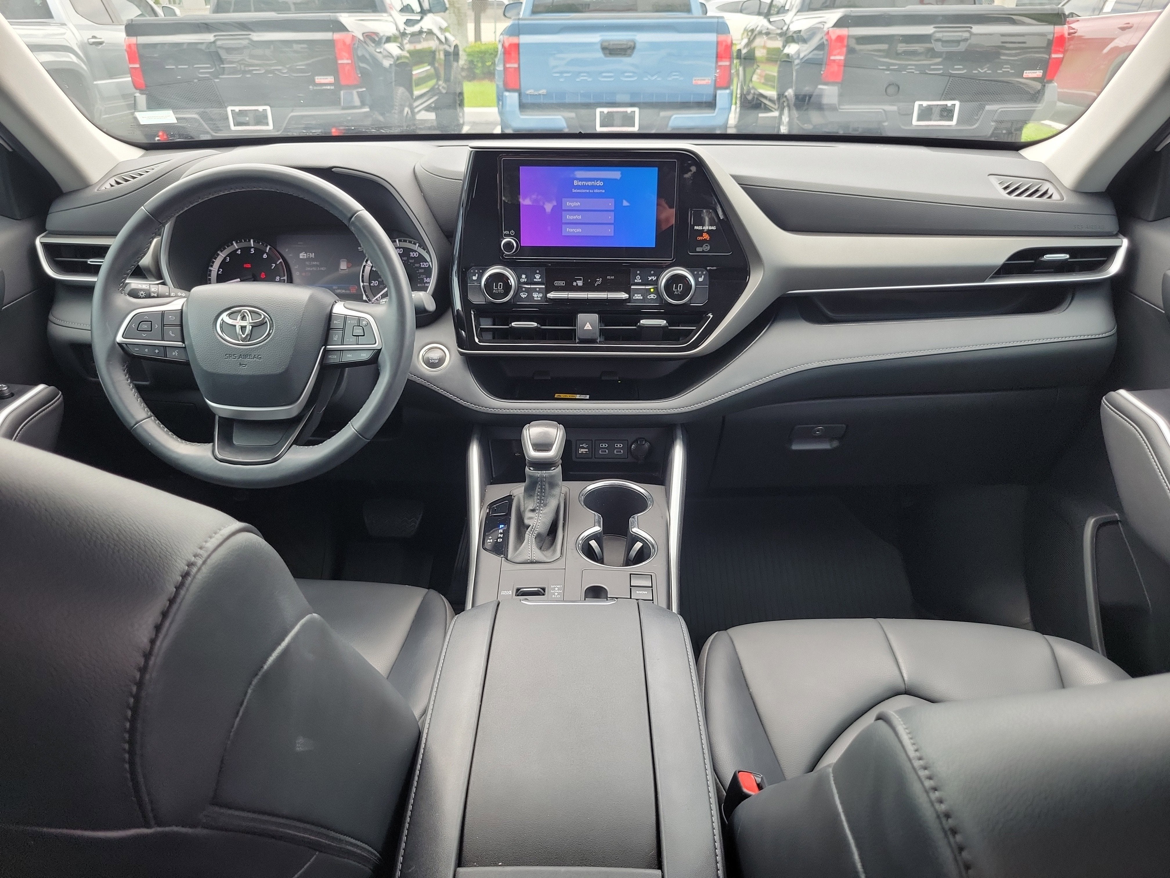 2024 Toyota Highlander LE