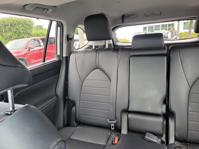 2024 Toyota Highlander LE