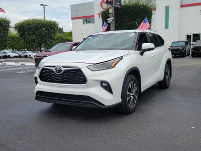 2024 Toyota Highlander LE