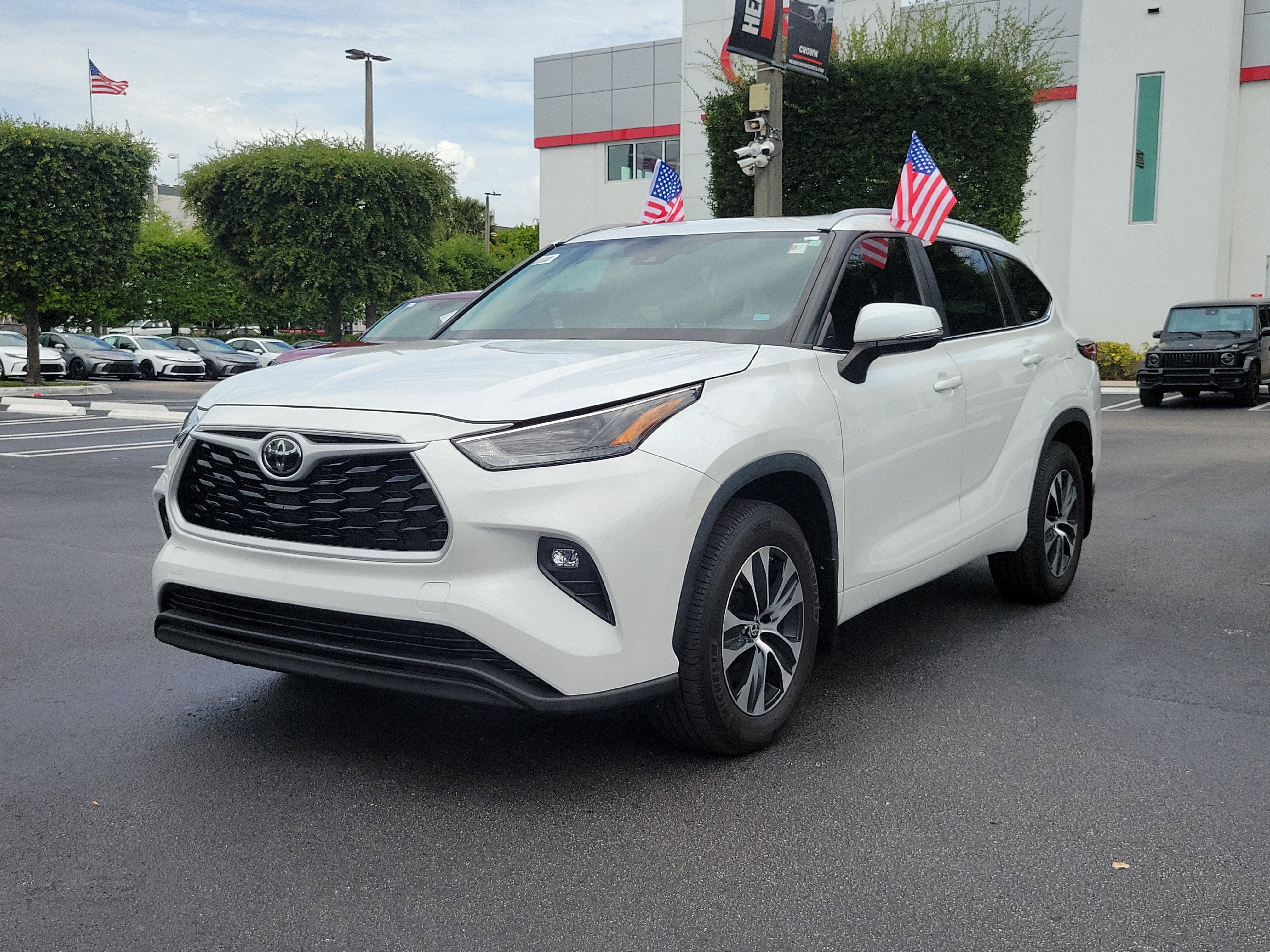 2024 Toyota Highlander LE