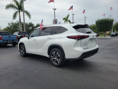2024 Toyota Highlander LE