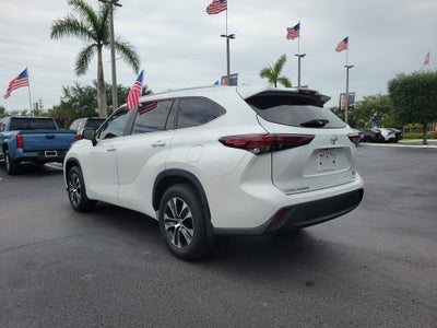 2024 Toyota Highlander LE