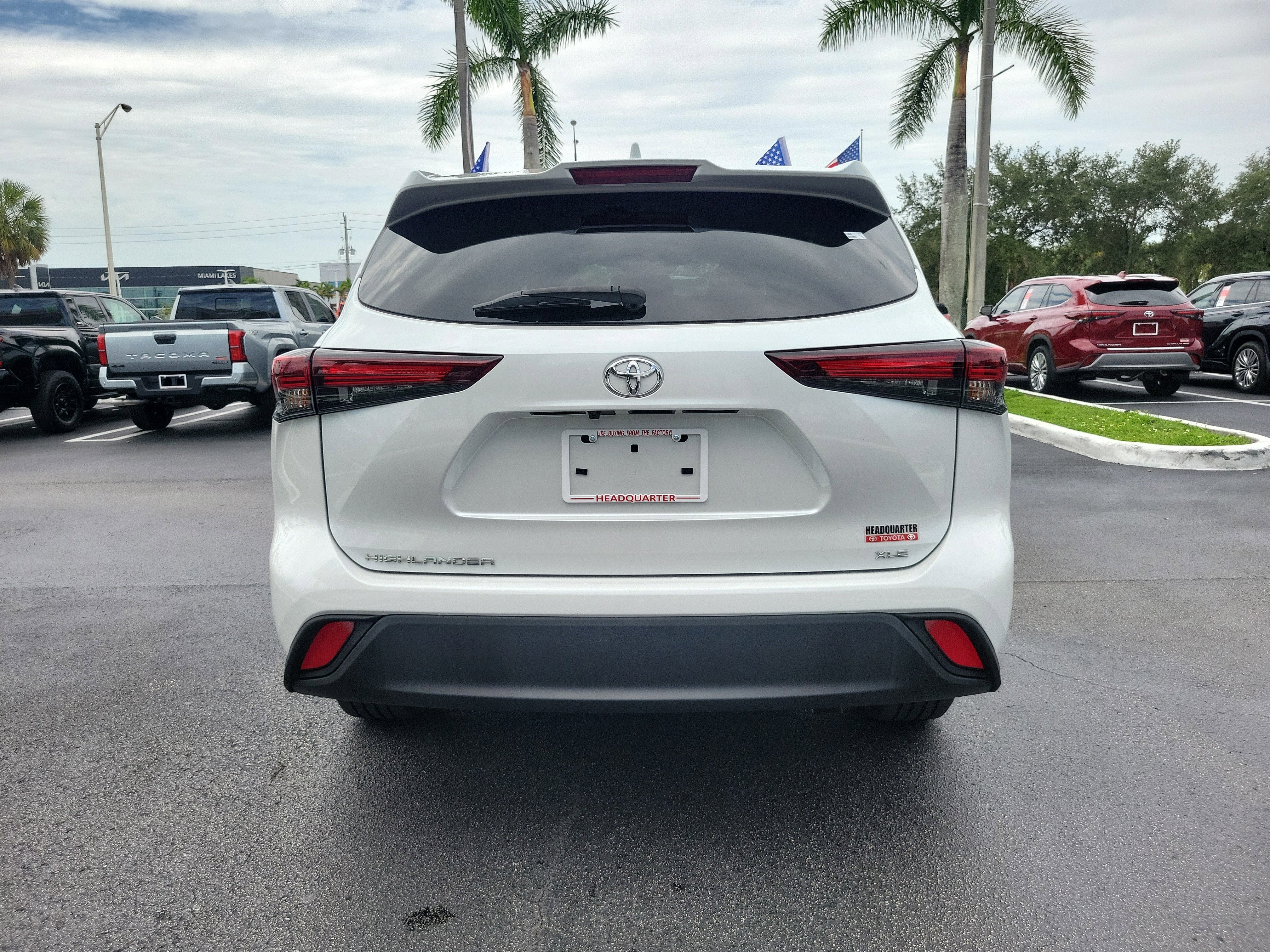 2024 Toyota Highlander LE