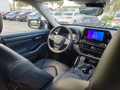 2025 Toyota Highlander XLE