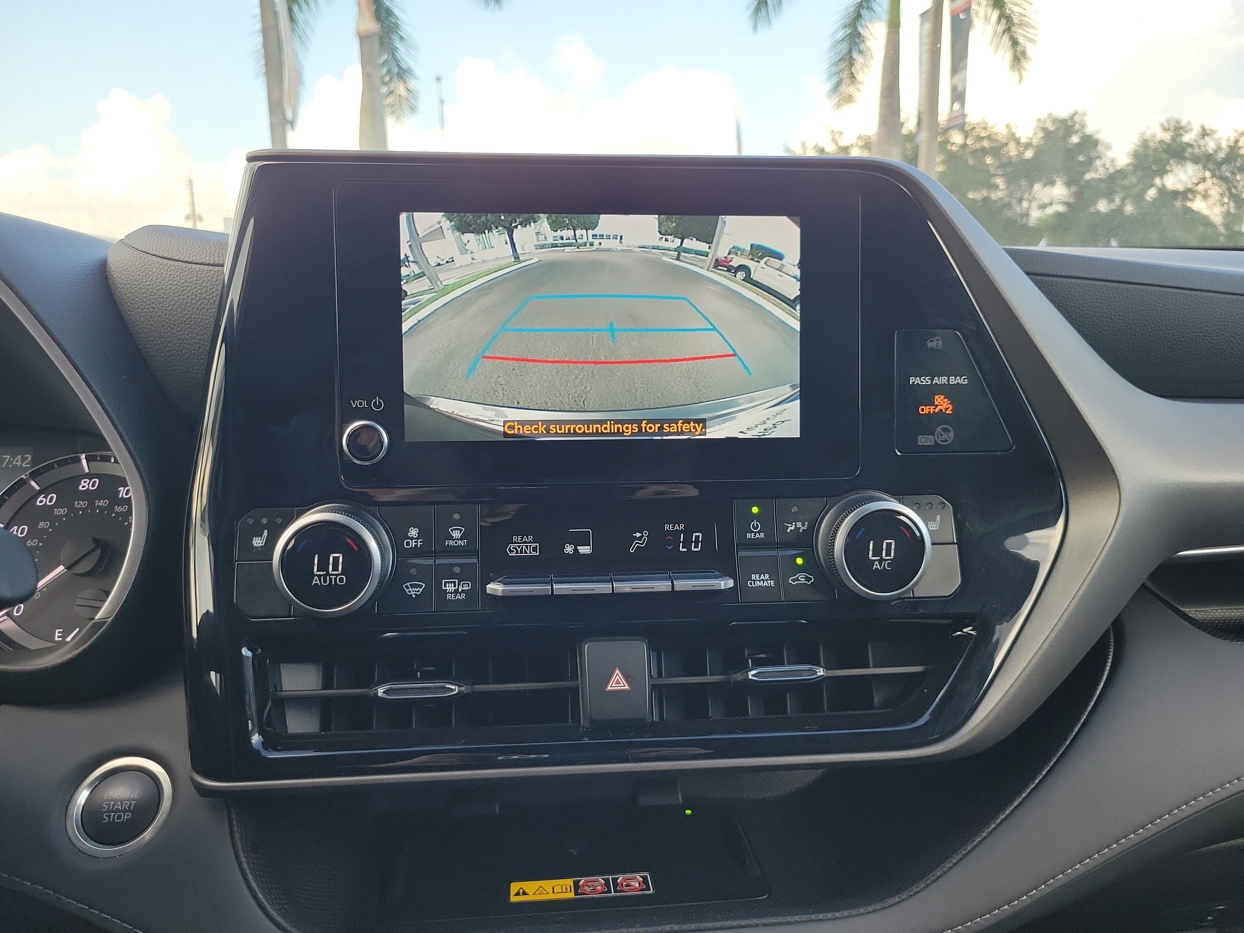 2025 Toyota Highlander XLE