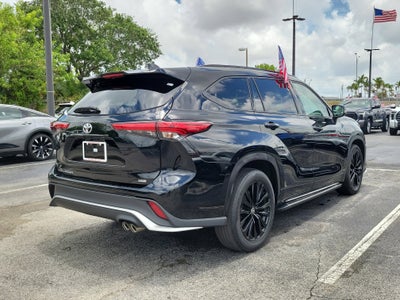 2023 Toyota Highlander Base