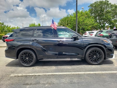 2023 Toyota Highlander Base