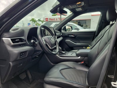 2023 Toyota Highlander Base