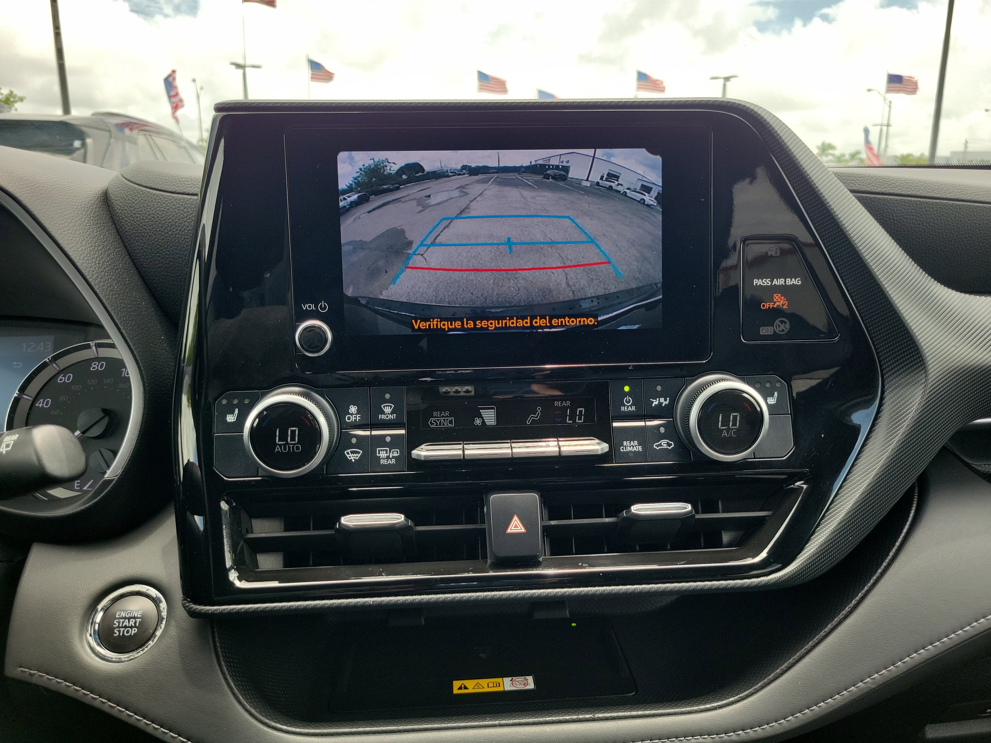 2023 Toyota Highlander Base