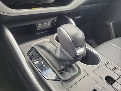 2023 Toyota Highlander Base
