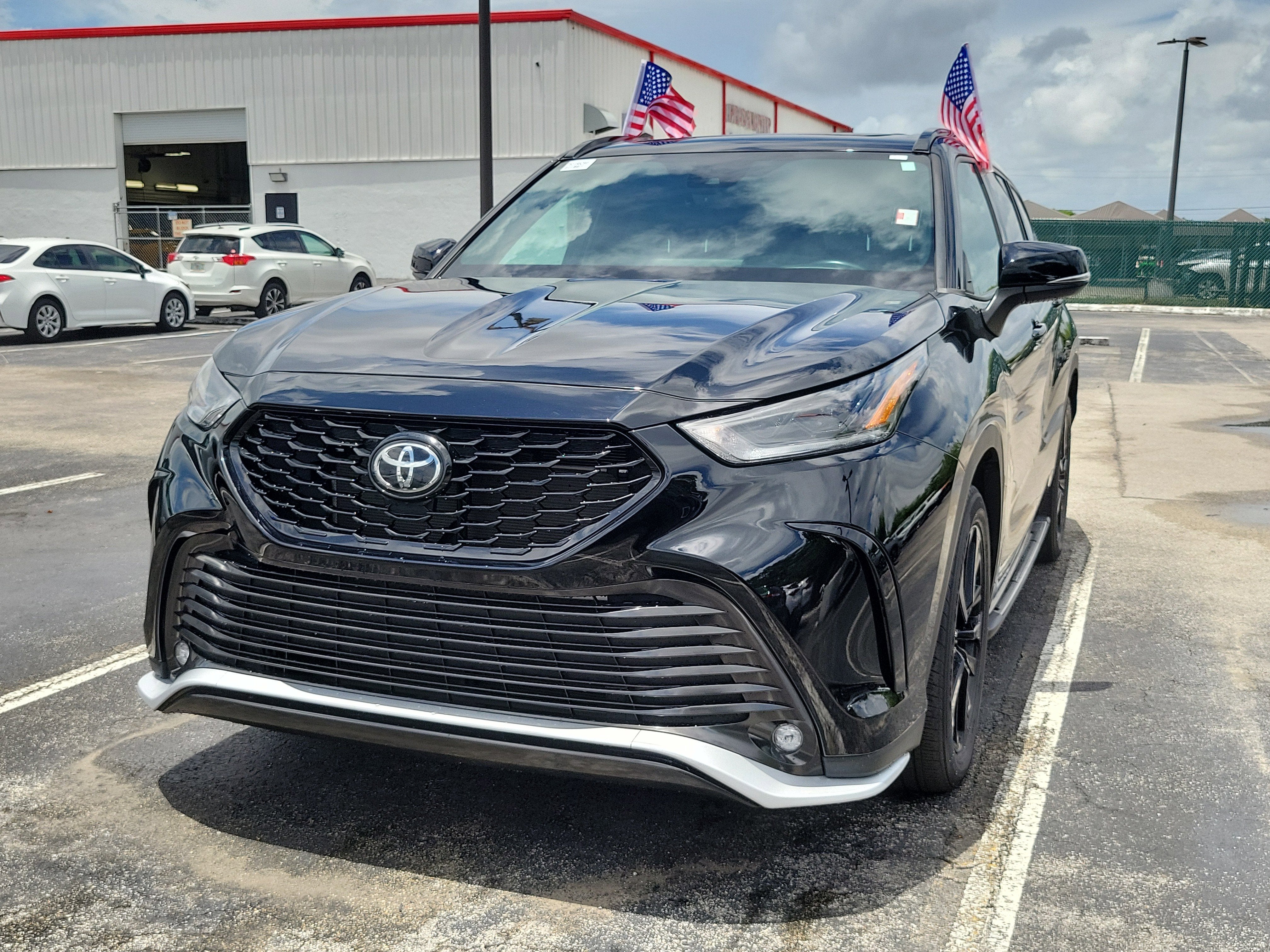 2023 Toyota Highlander Base