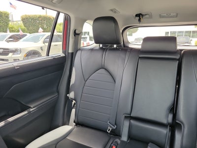2023 Toyota Highlander Base