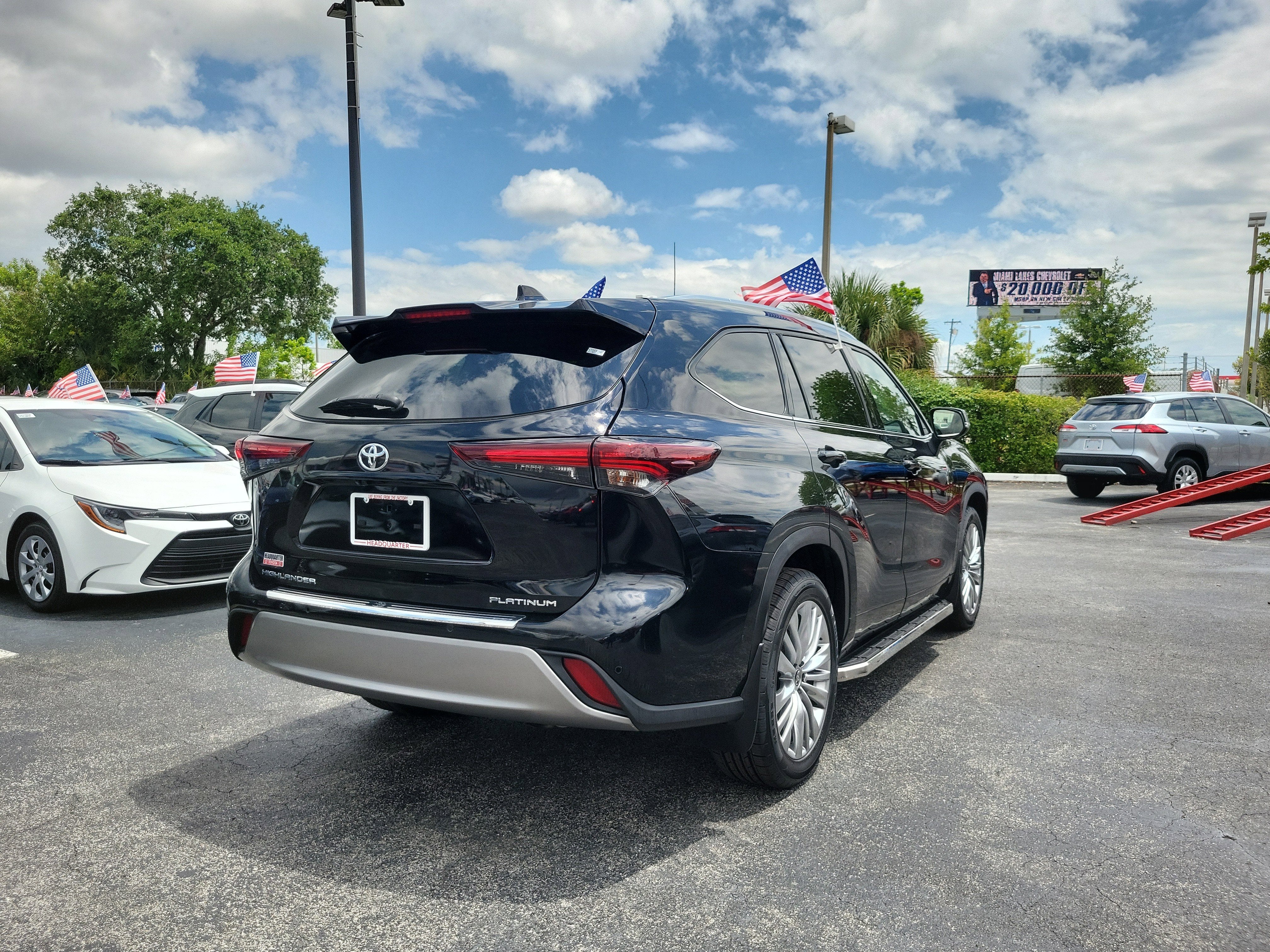 2024 Toyota Highlander LE