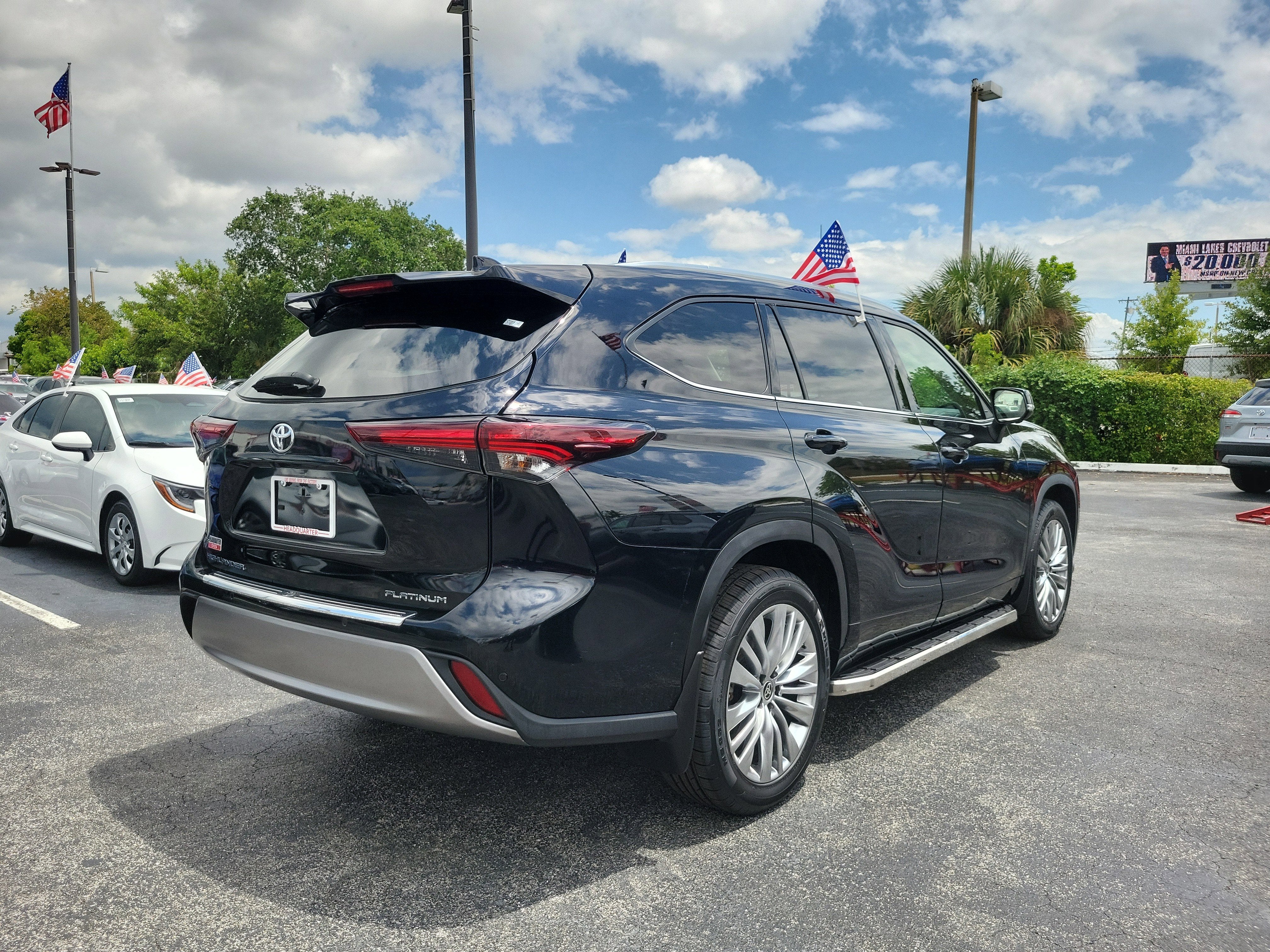 2024 Toyota Highlander LE
