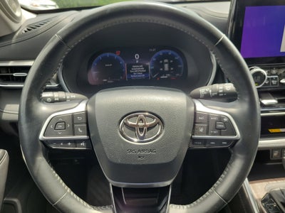 2024 Toyota Highlander LE