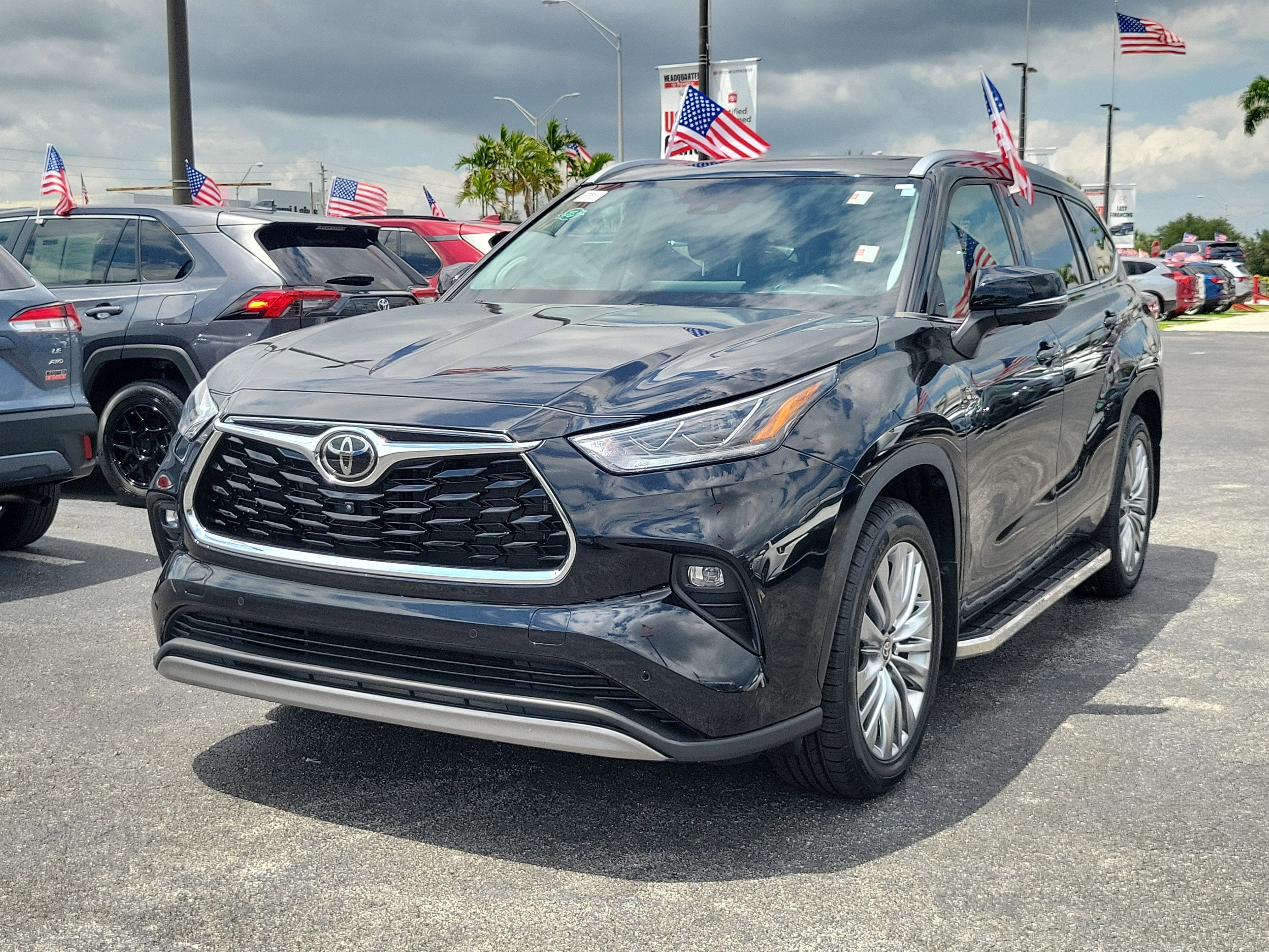 2024 Toyota Highlander LE
