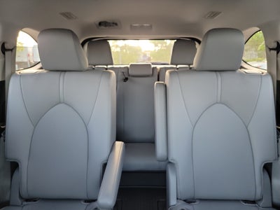 2025 Toyota Highlander LE