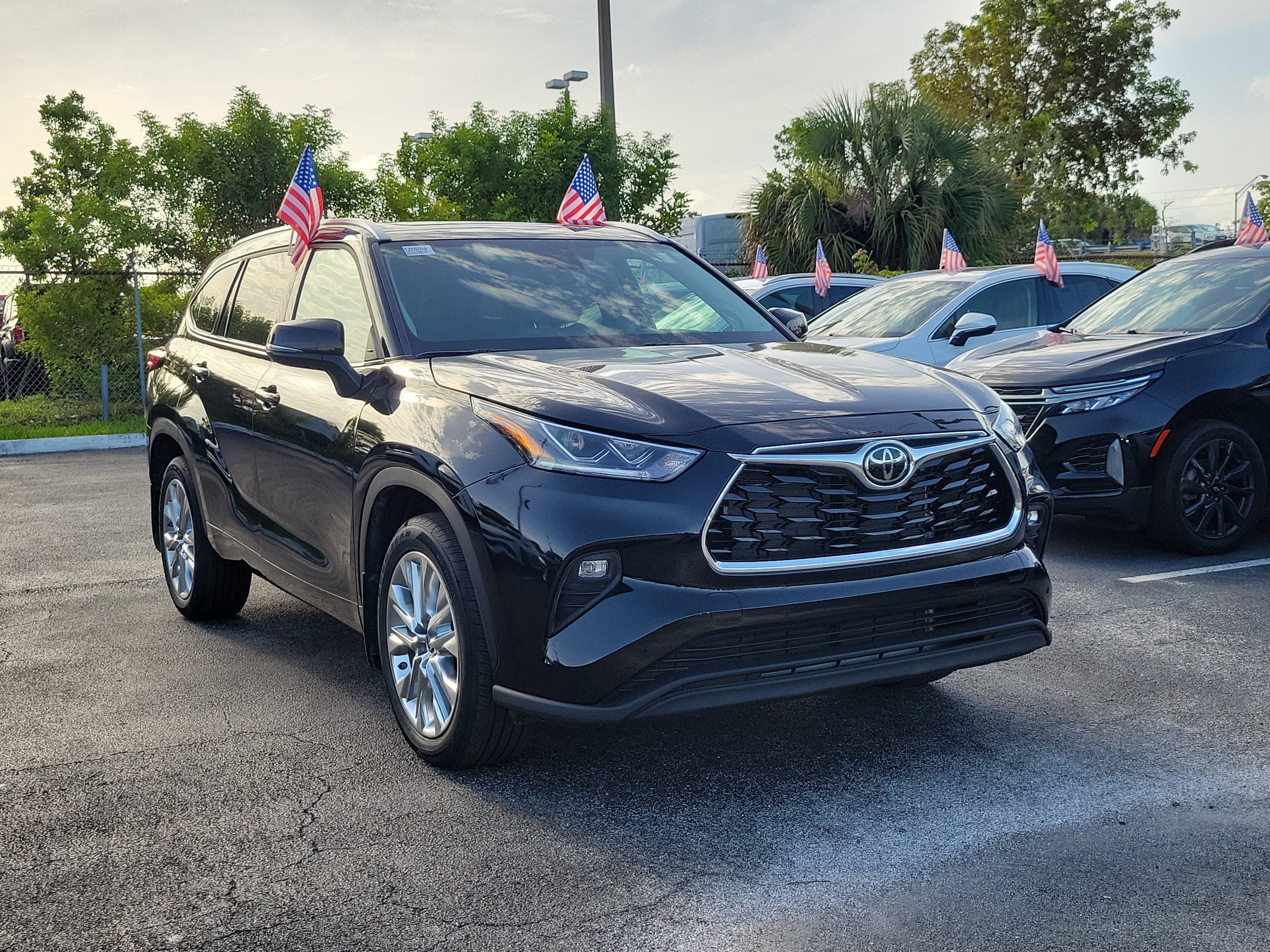 2025 Toyota Highlander LE