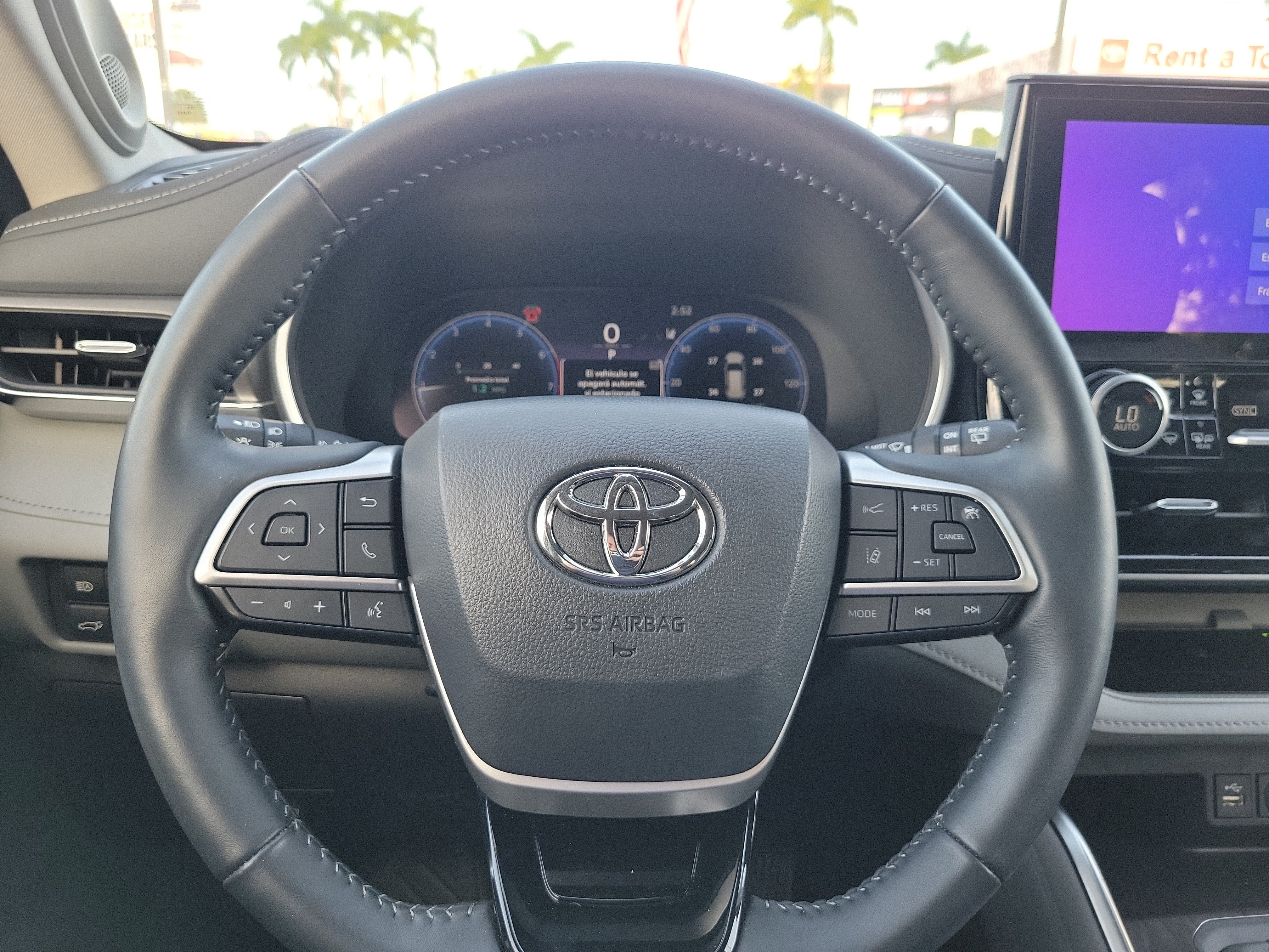 2025 Toyota Highlander LE