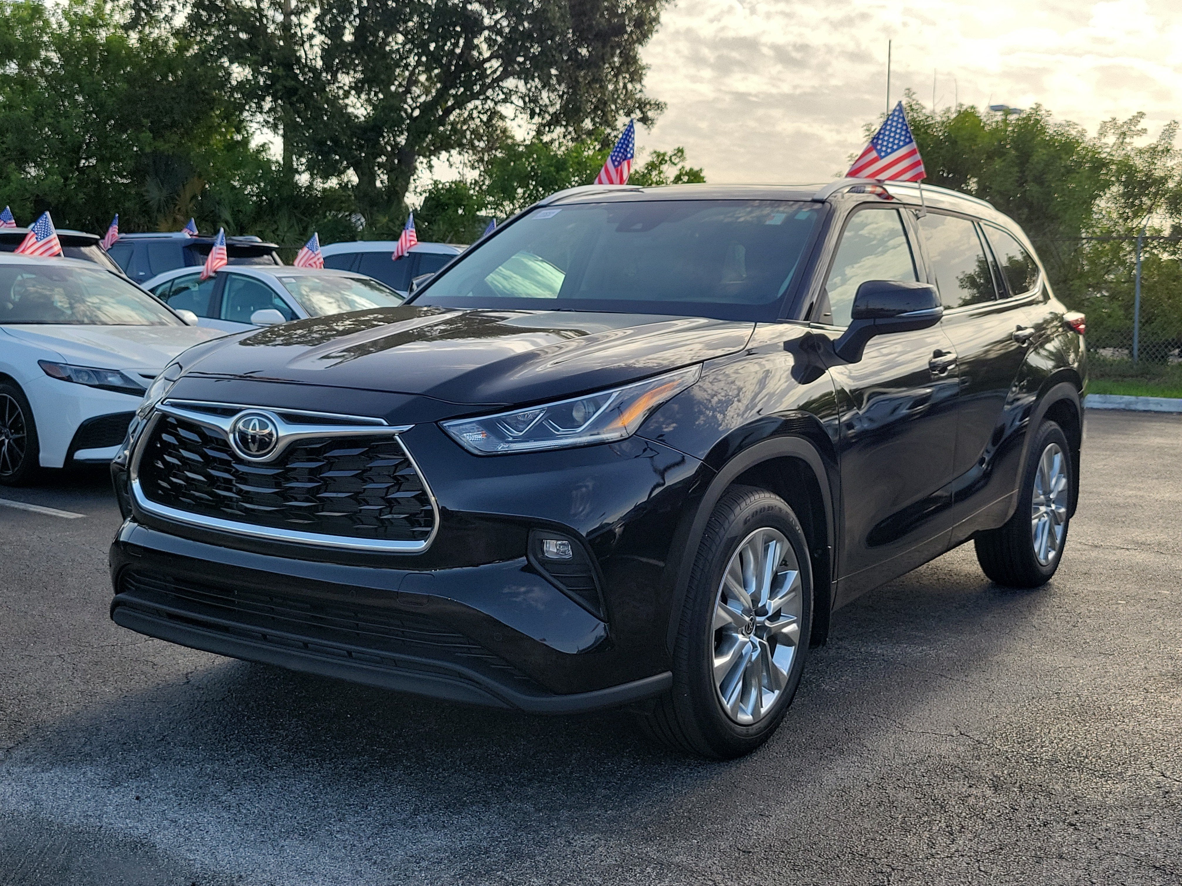 2025 Toyota Highlander LE