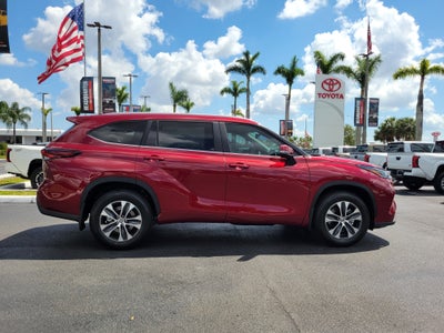 2026 Toyota Highlander Base