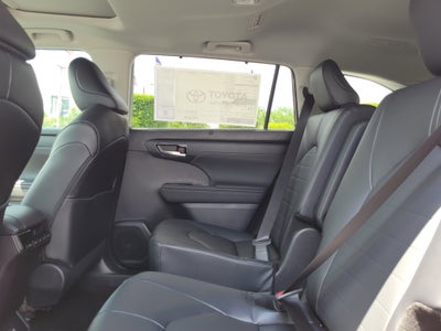 2026 Toyota Highlander Base