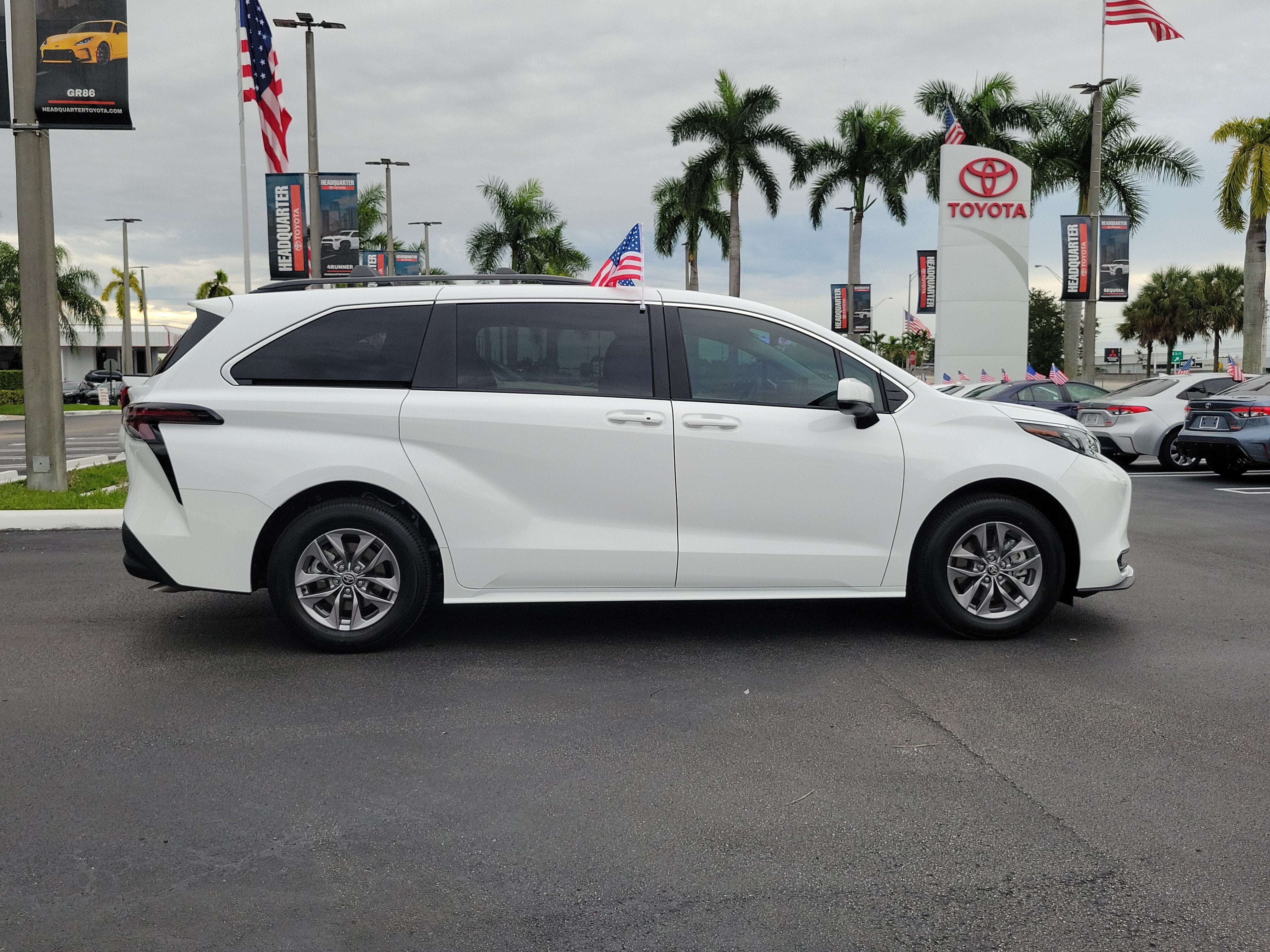 2026 Toyota Sienna LE