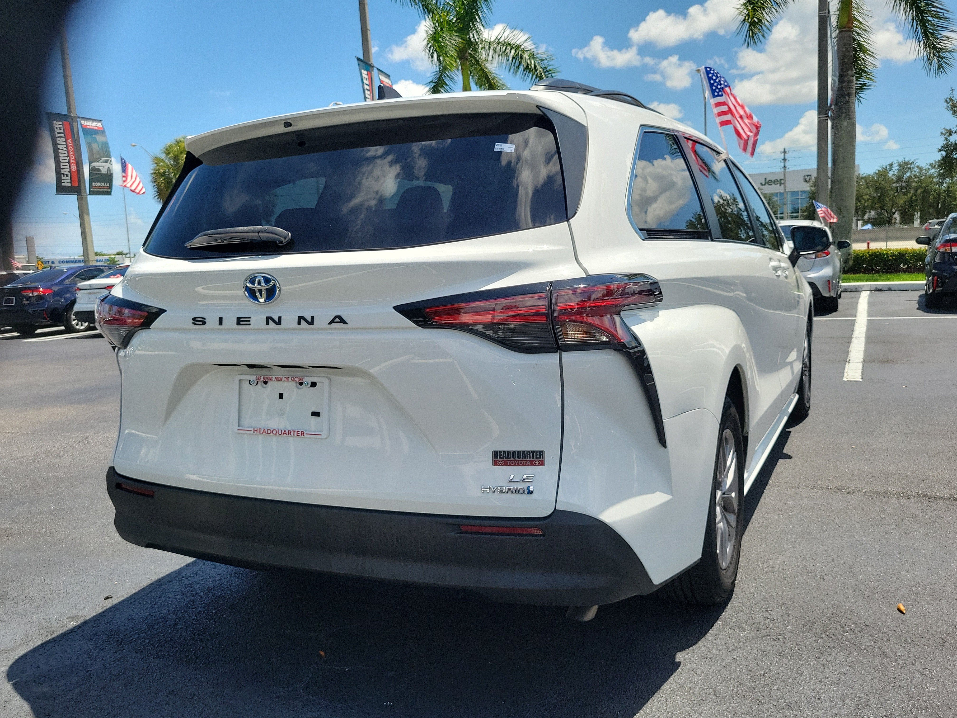 2022 Toyota Sienna LE