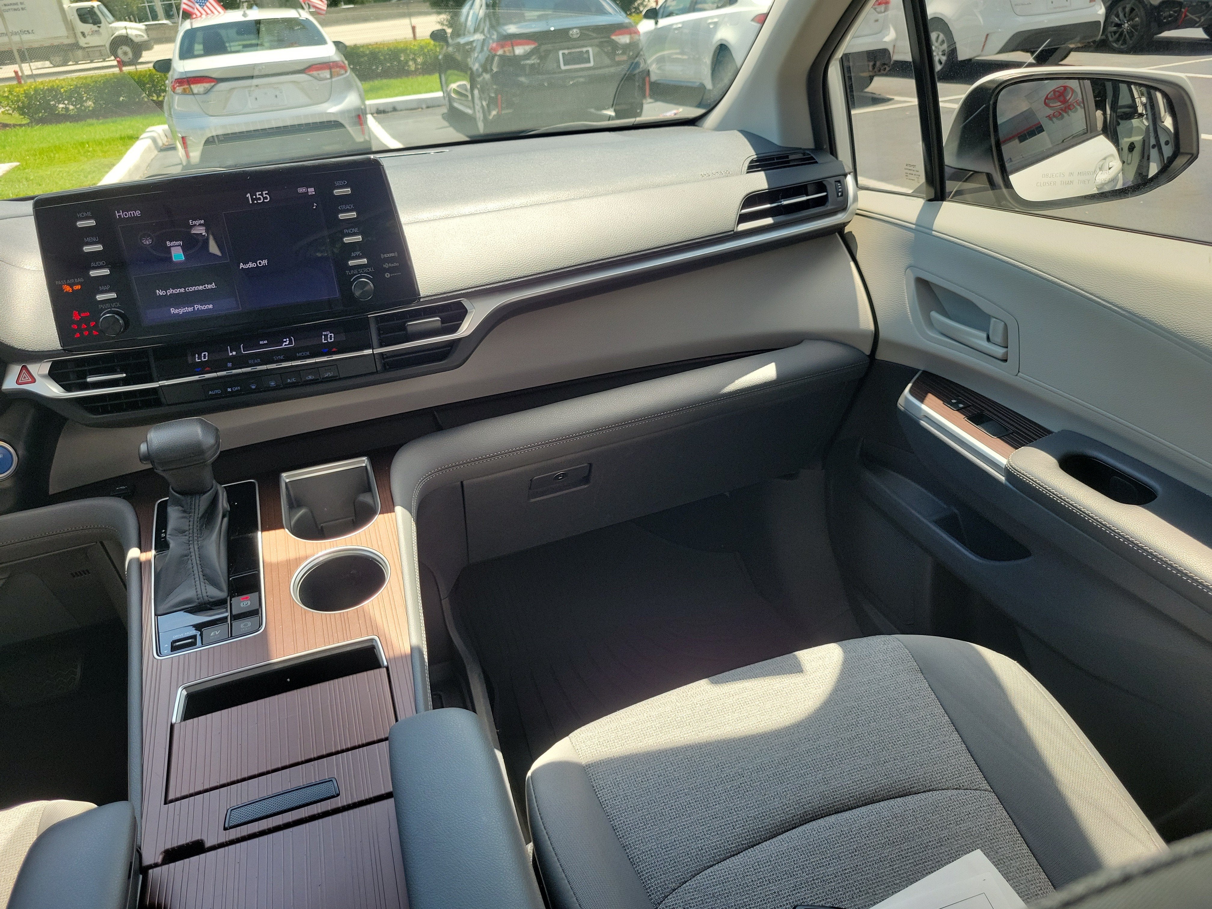 2022 Toyota Sienna LE