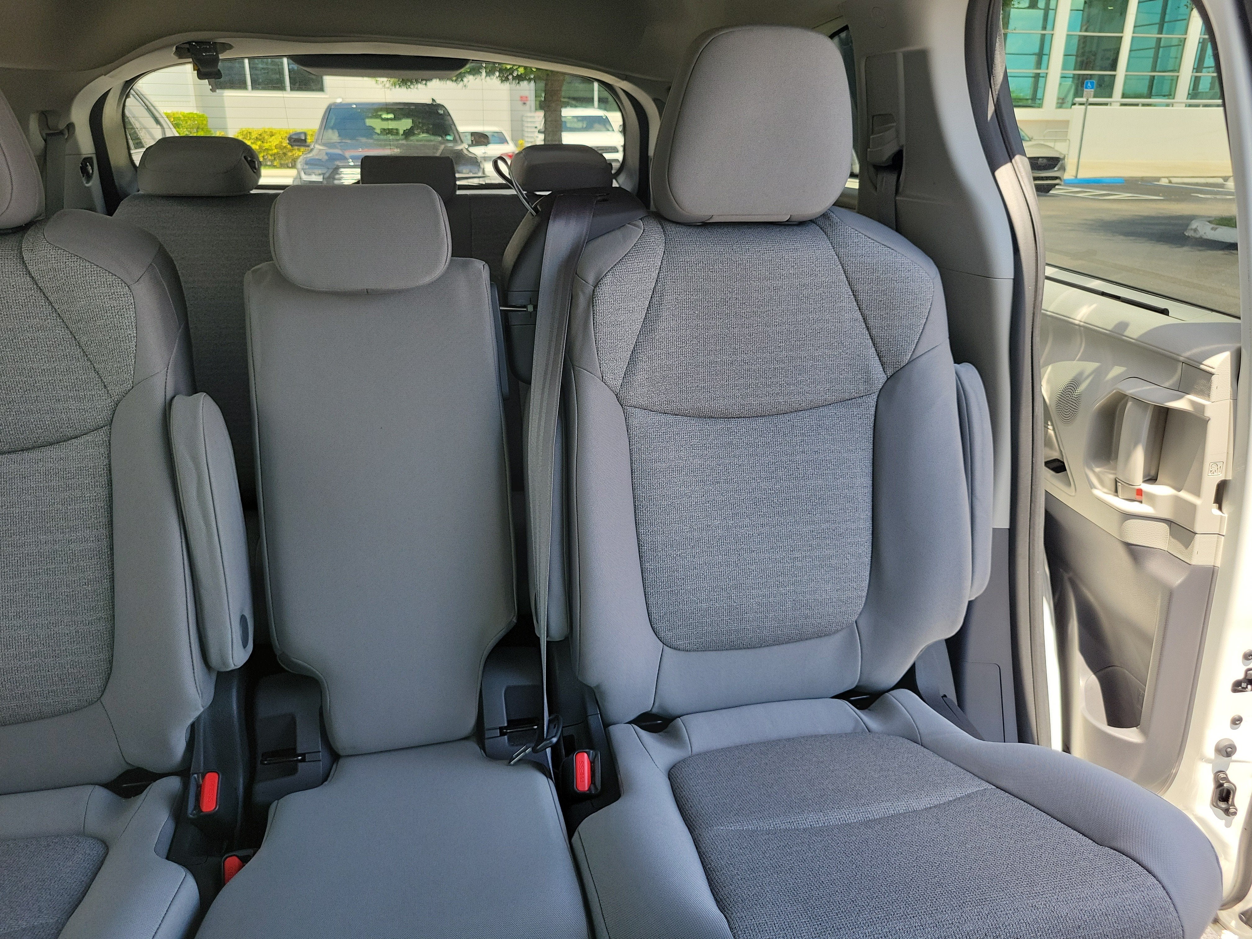 2022 Toyota Sienna LE