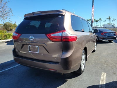 2019 Toyota Sienna LE