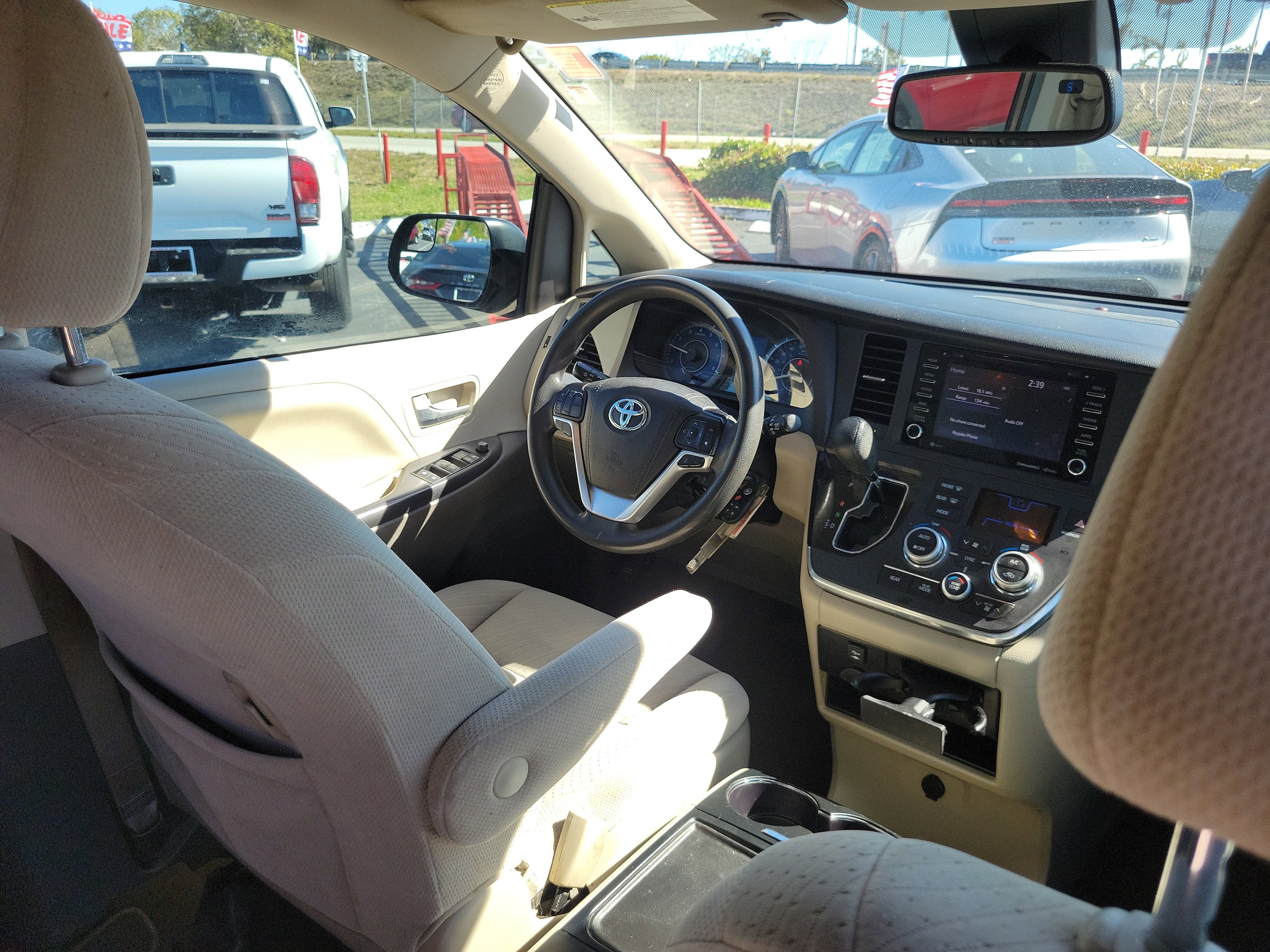 2019 Toyota Sienna LE