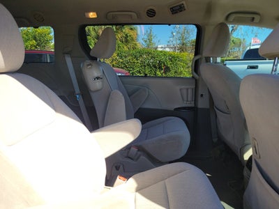 2019 Toyota Sienna LE