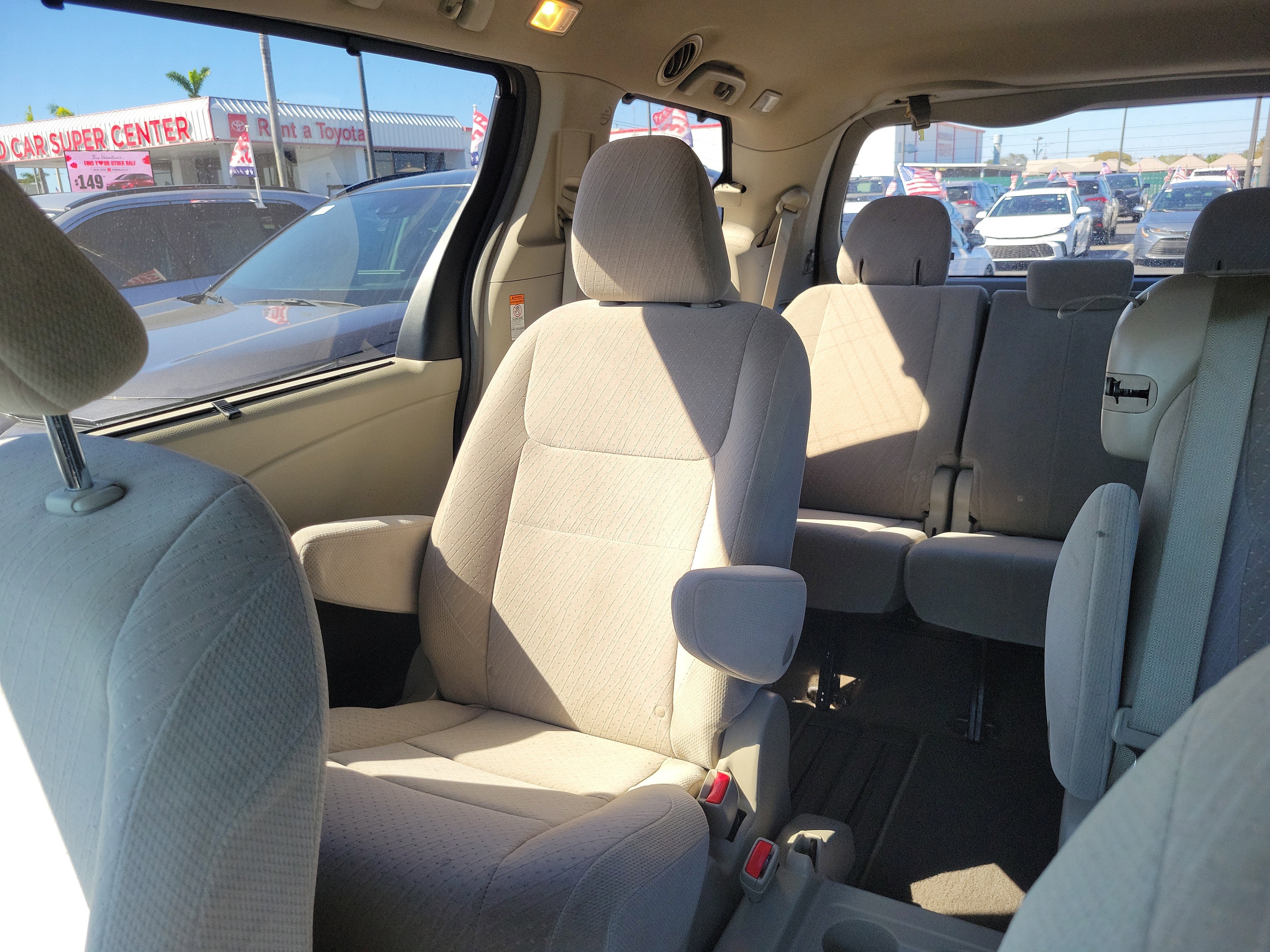 2019 Toyota Sienna LE