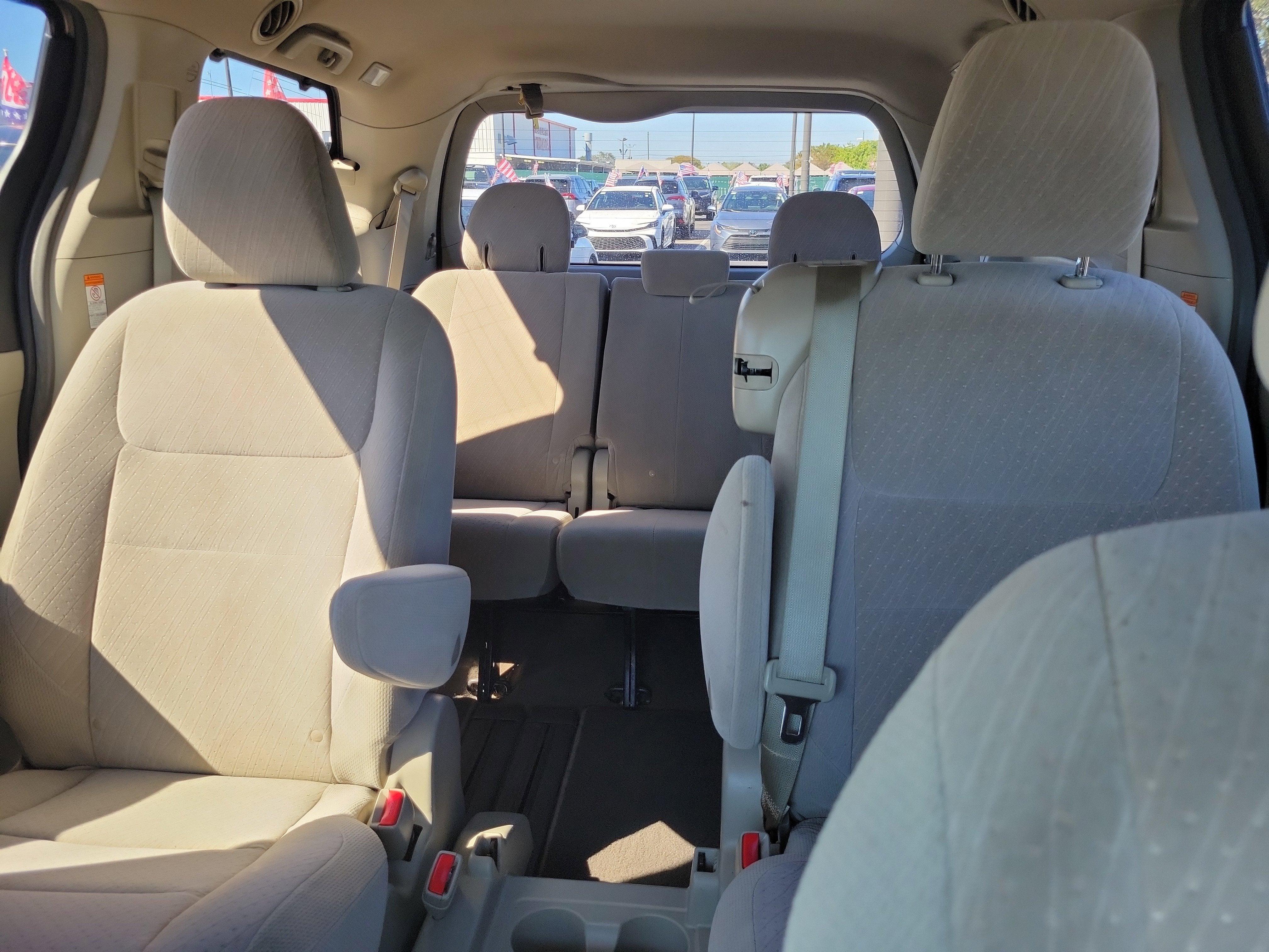 2019 Toyota Sienna LE