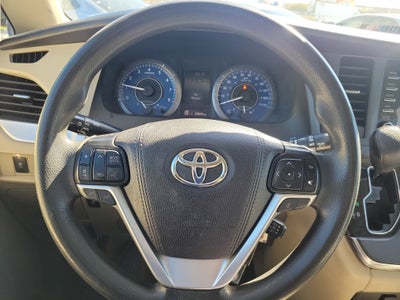 2019 Toyota Sienna LE