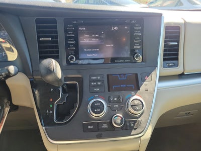 2019 Toyota Sienna LE