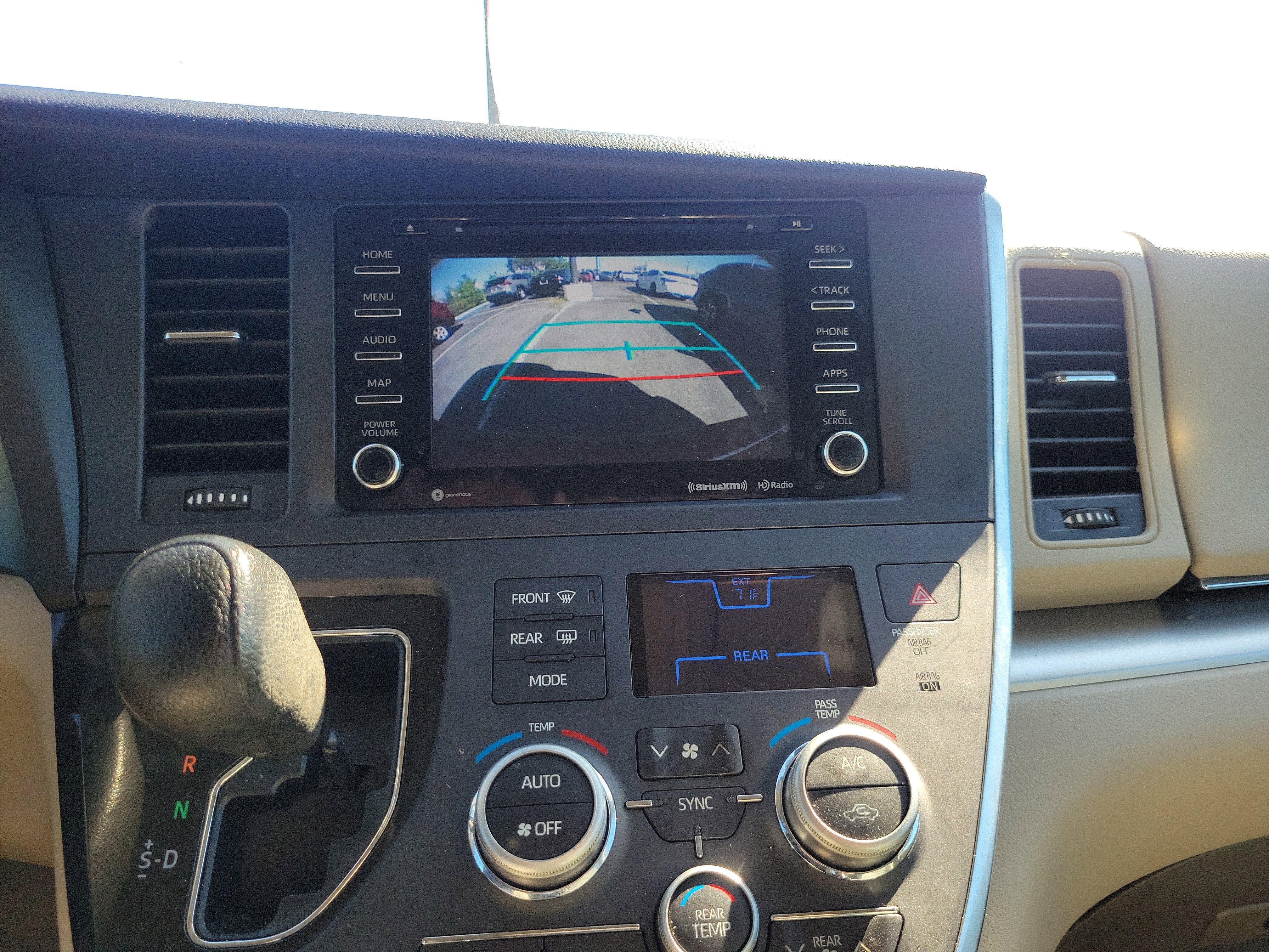 2019 Toyota Sienna LE