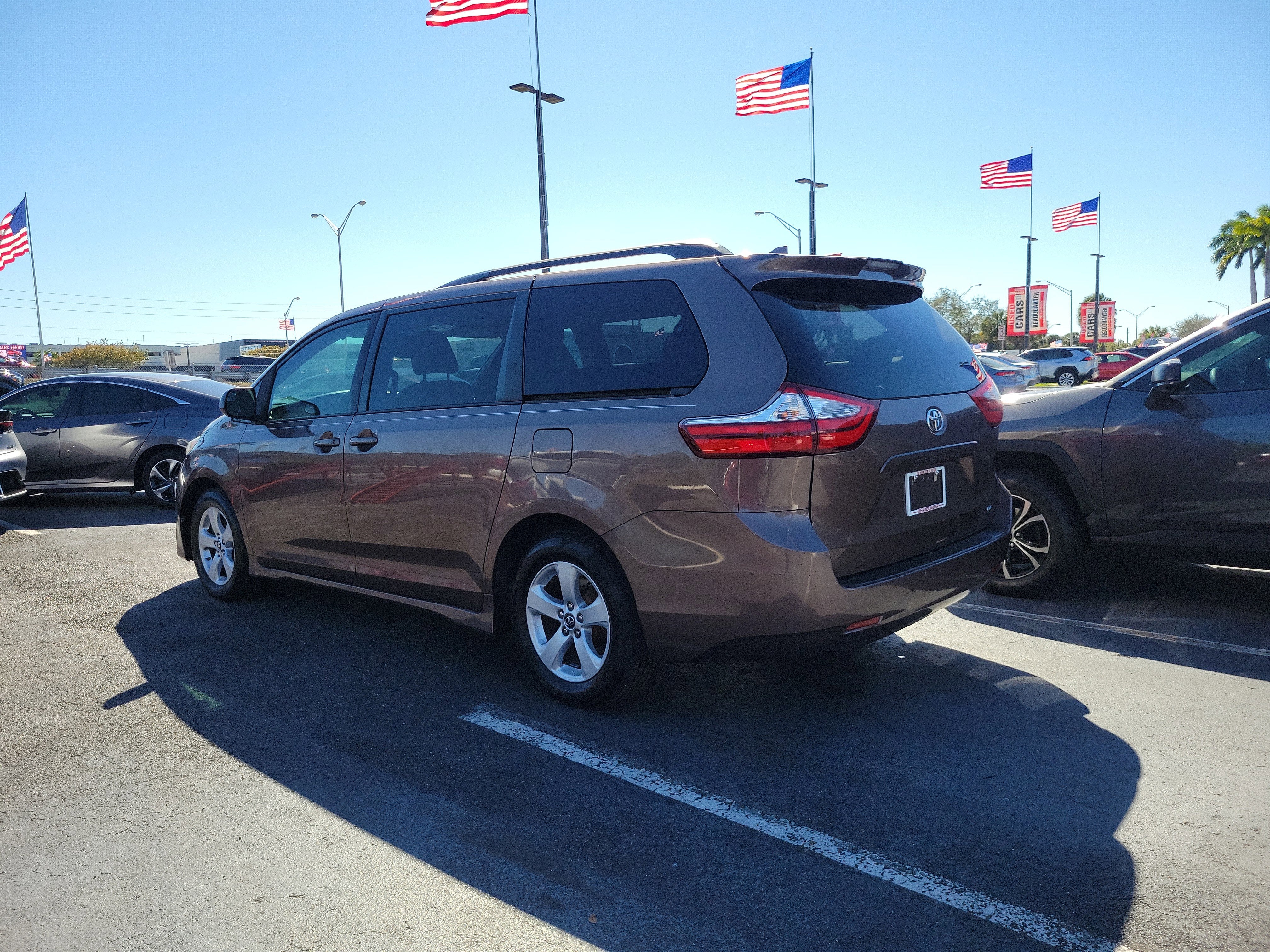 2019 Toyota Sienna LE