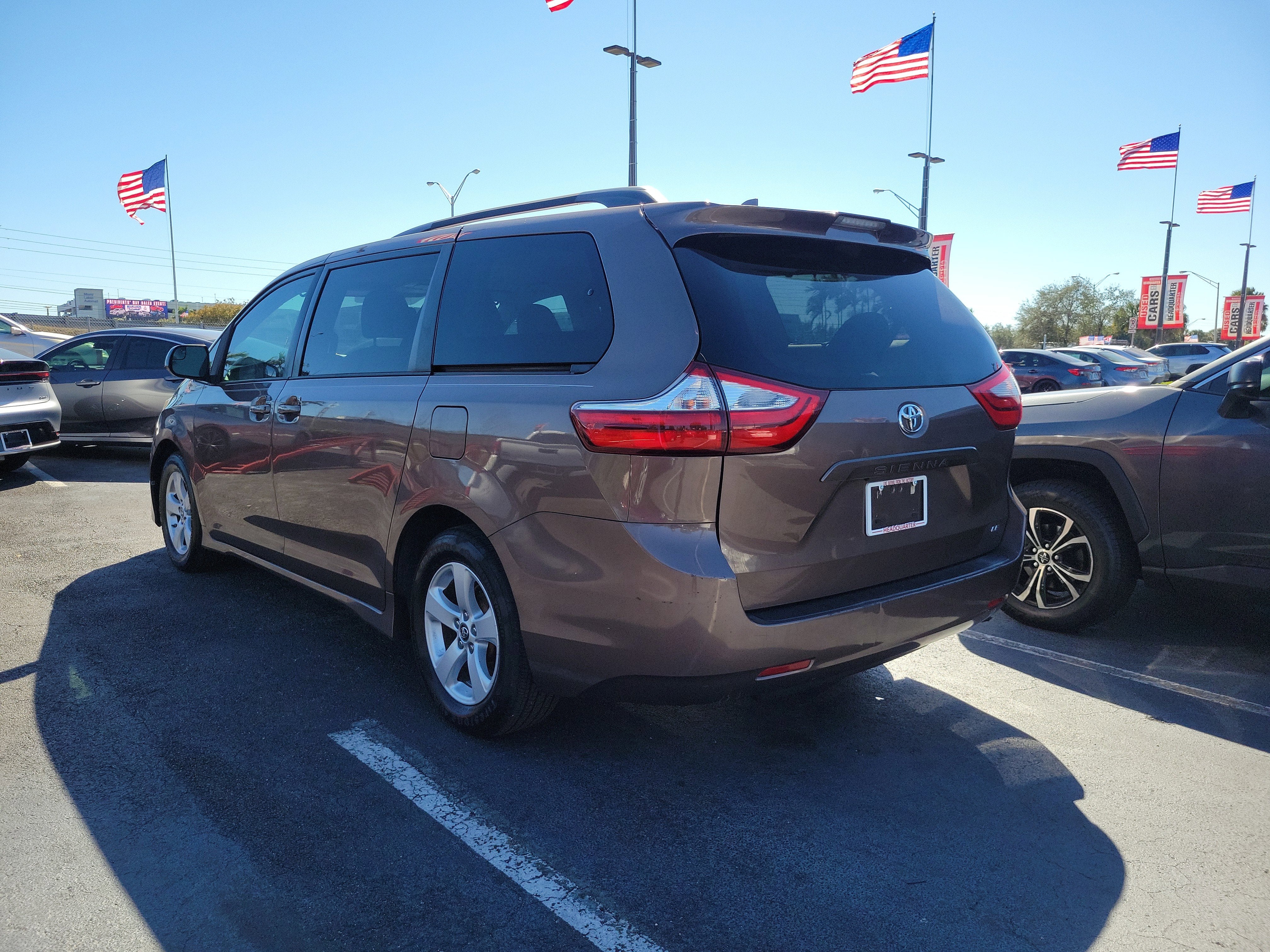 2019 Toyota Sienna LE
