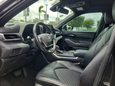 2022 Toyota Highlander XSE