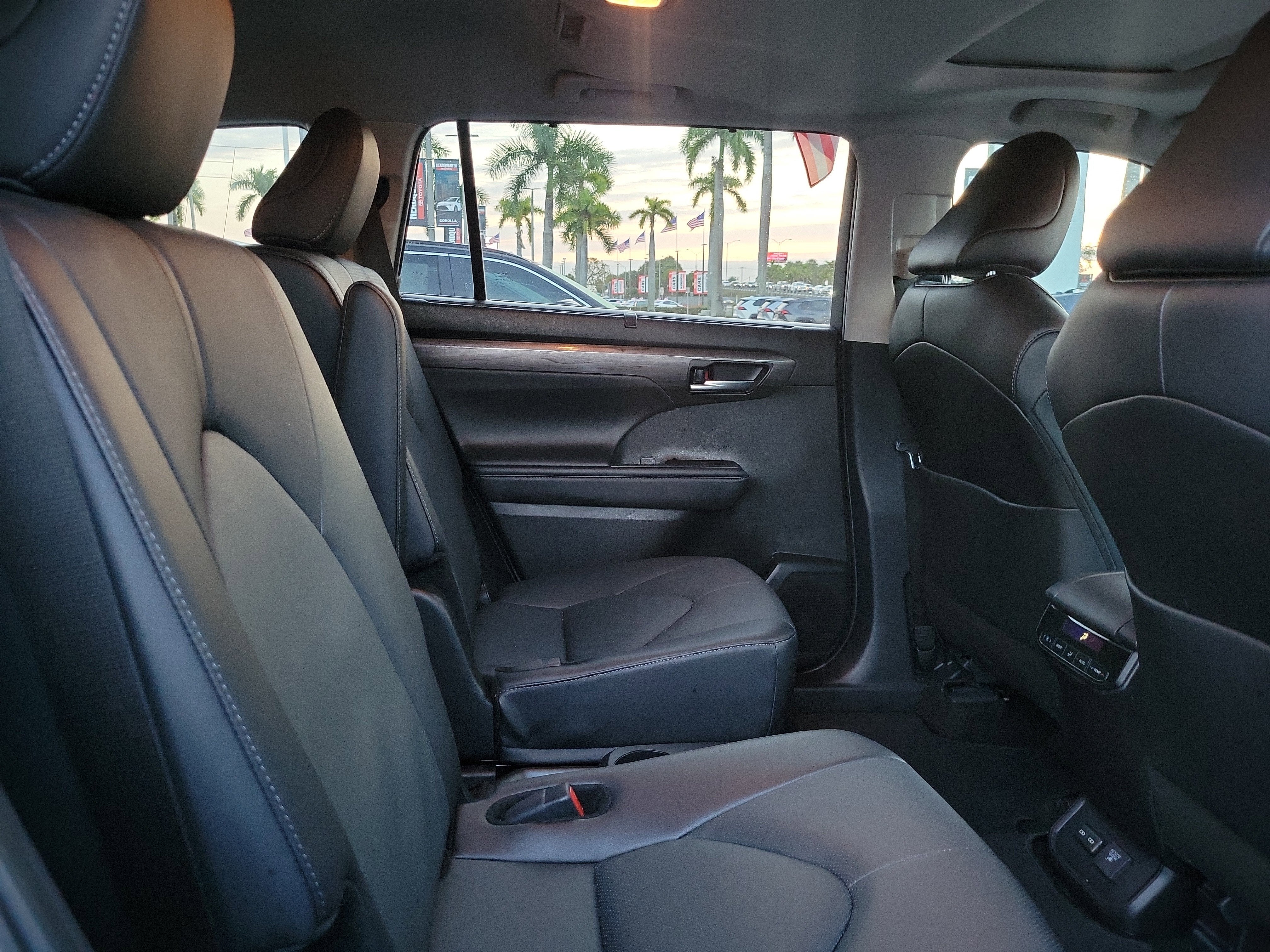 2024 Toyota Highlander Hybrid Limited